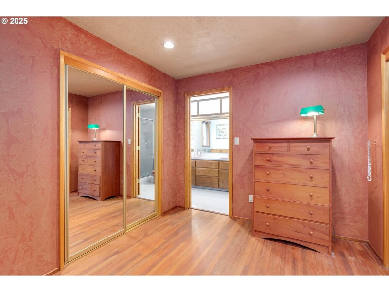 Bedroom, Owner's Suite