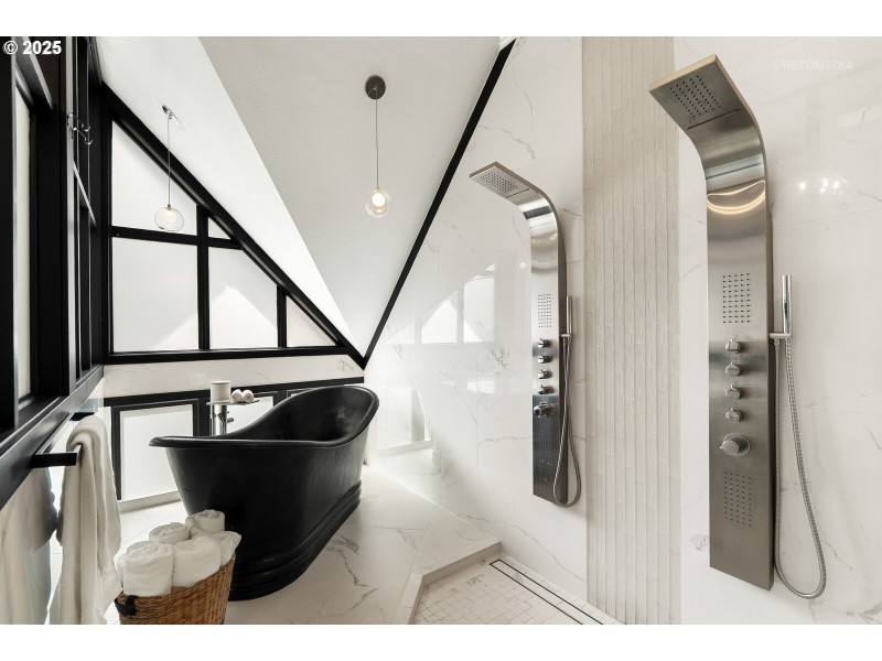 Owner's Suite Bathroom