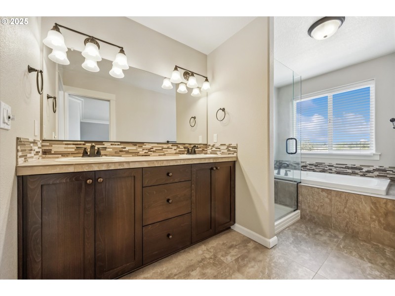 Owner's Suite Bathroom