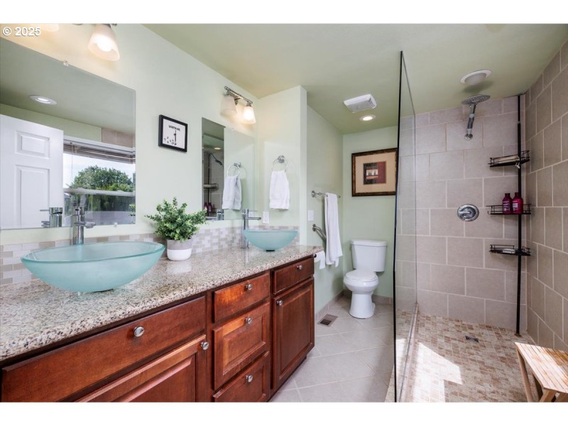 Owner's Suite Bathroom