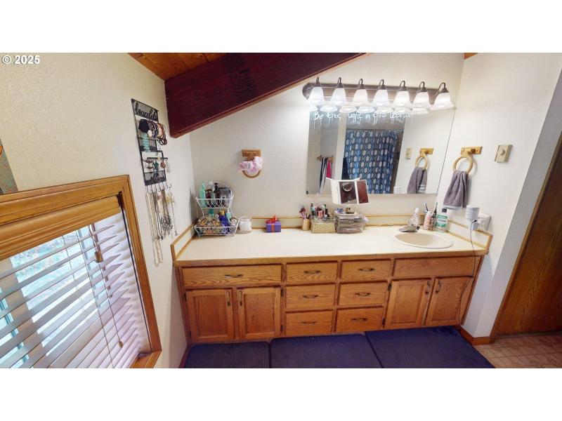 Owner's Suite Bathroom