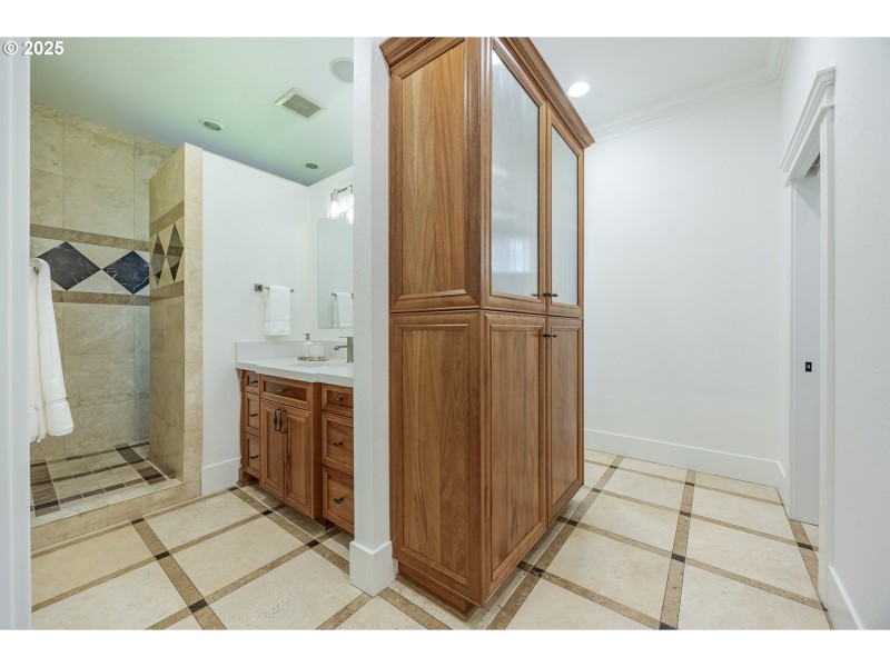 Owner's Suite Bathroom