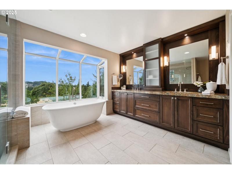 Owner's Suite Bathroom