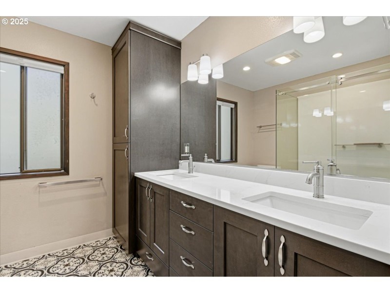 Owner's Suite Bathroom