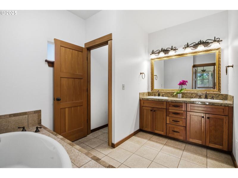 Owner's Suite Bathroom