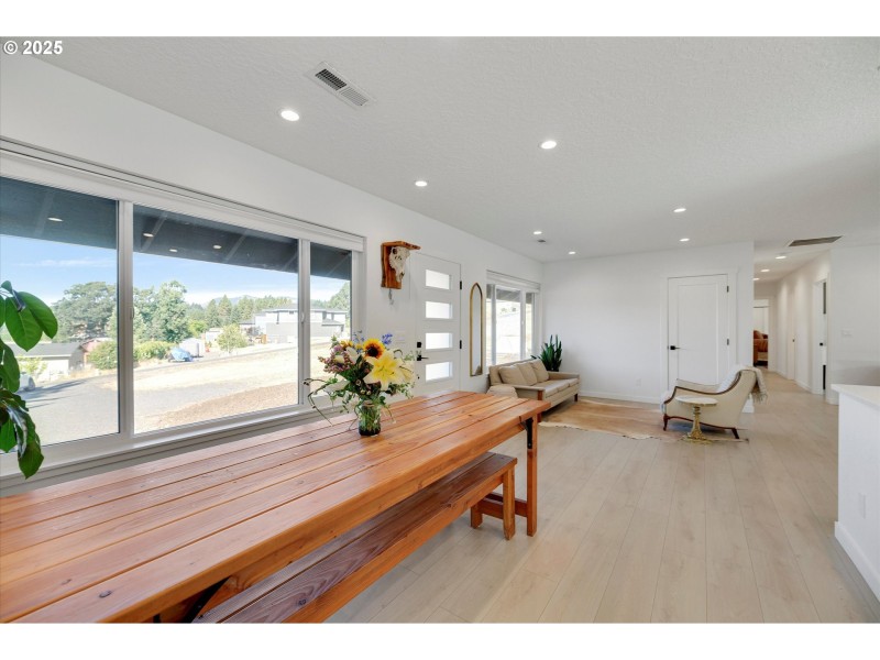 Living Room/Dining Room