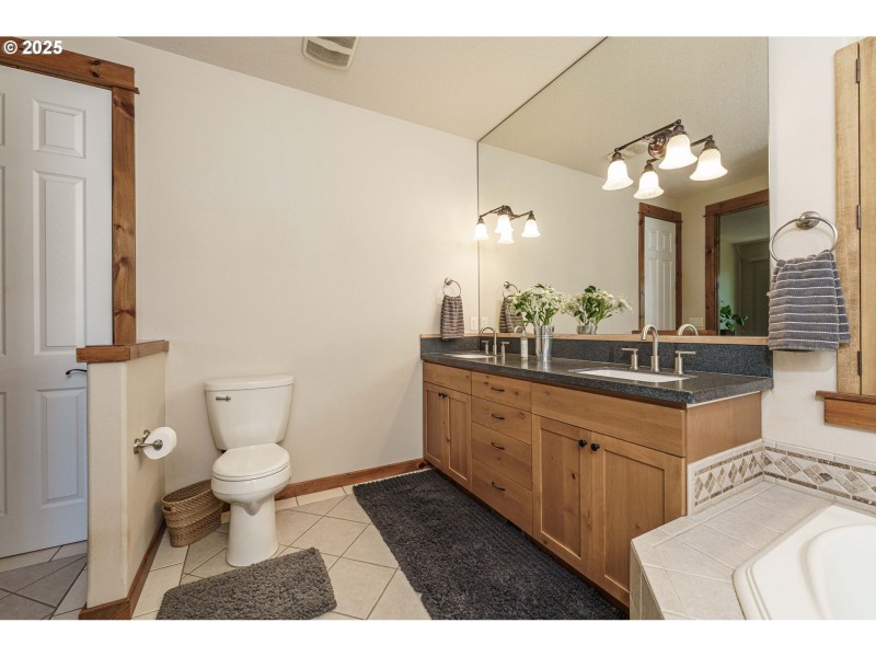 Owner's Suite Bathroom
