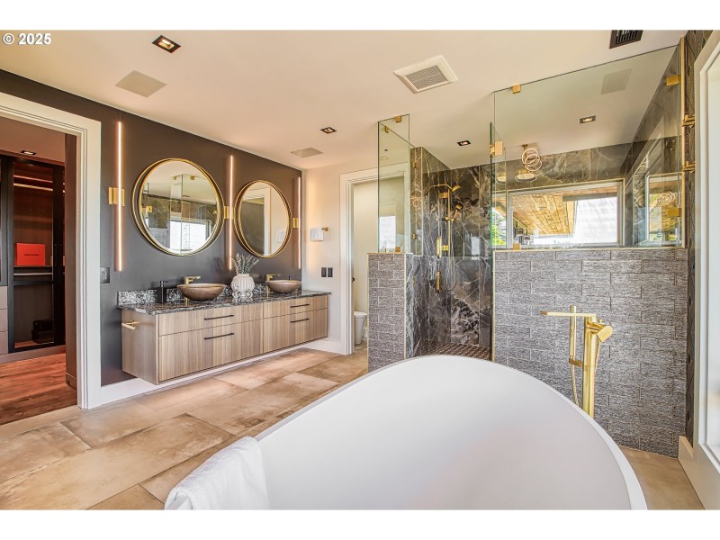 Owner's Suite Bathroom