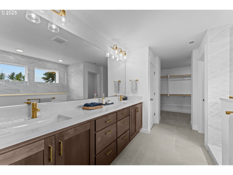 Owner's Suite Bathroom