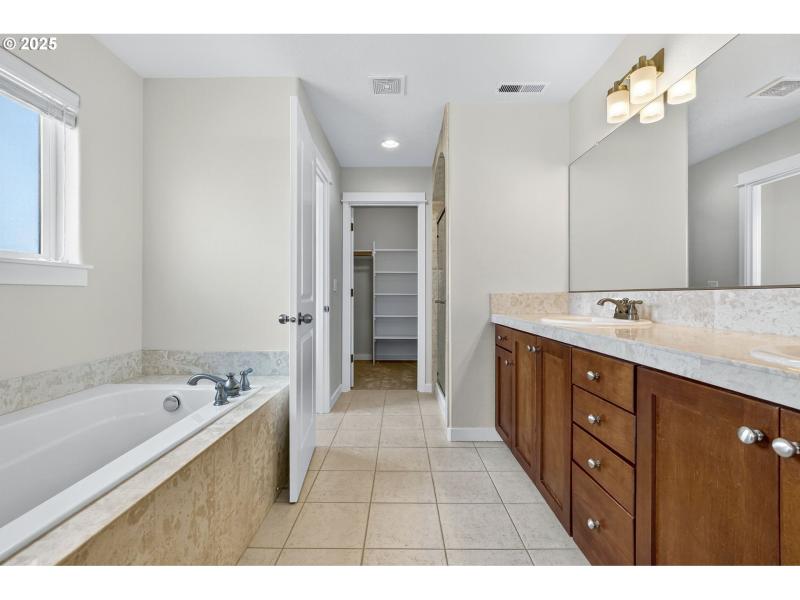 Owner's Suite Bathroom