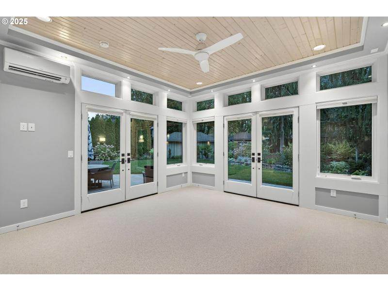 Bedroom, Owner's Suite