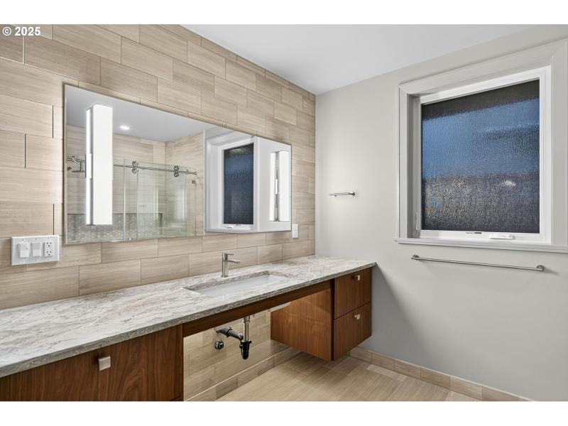 Owner's Suite Bathroom