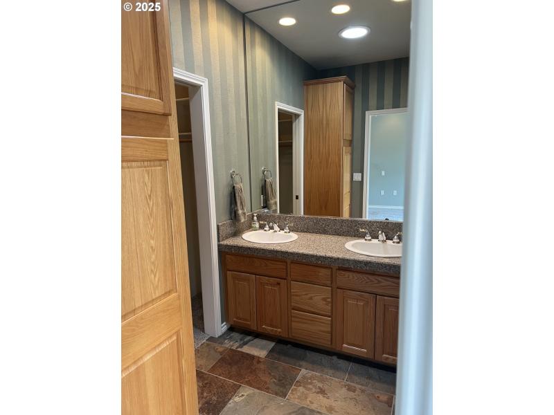 Owner's Suite Bathroom