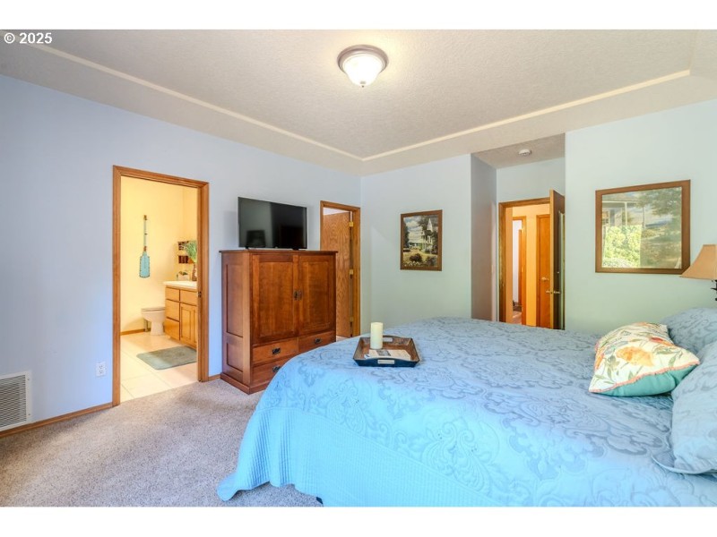 Bedroom, Owner's Suite