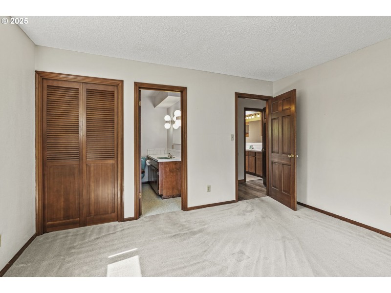 Bedroom, Owner's Suite