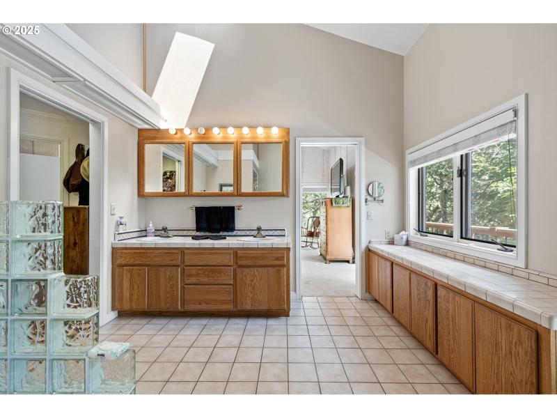 Owner's Suite Bathroom