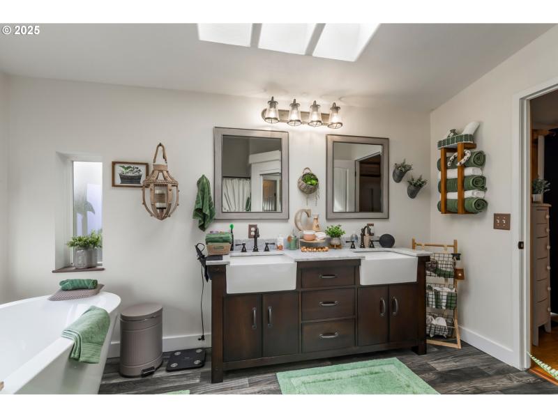 Owner's Suite Bathroom