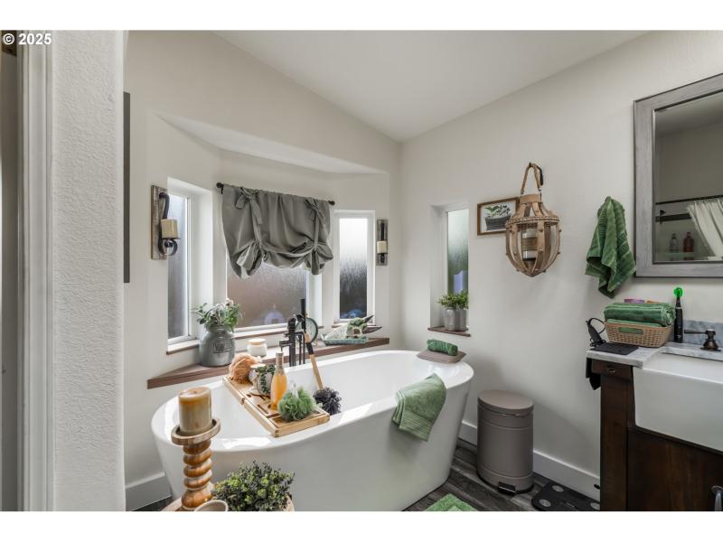 Owner's Suite Bathroom