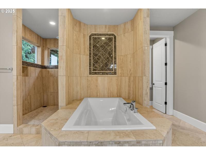 Owner's Suite Bathroom