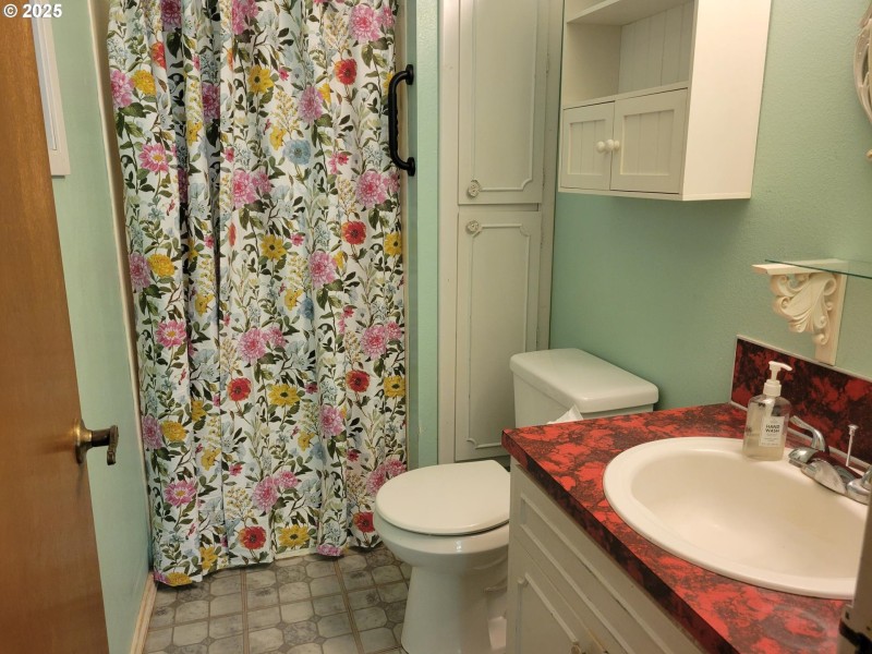 Owner's Suite Bathroom