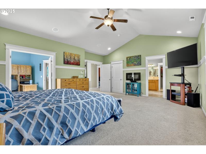 Bedroom, Owner's Suite