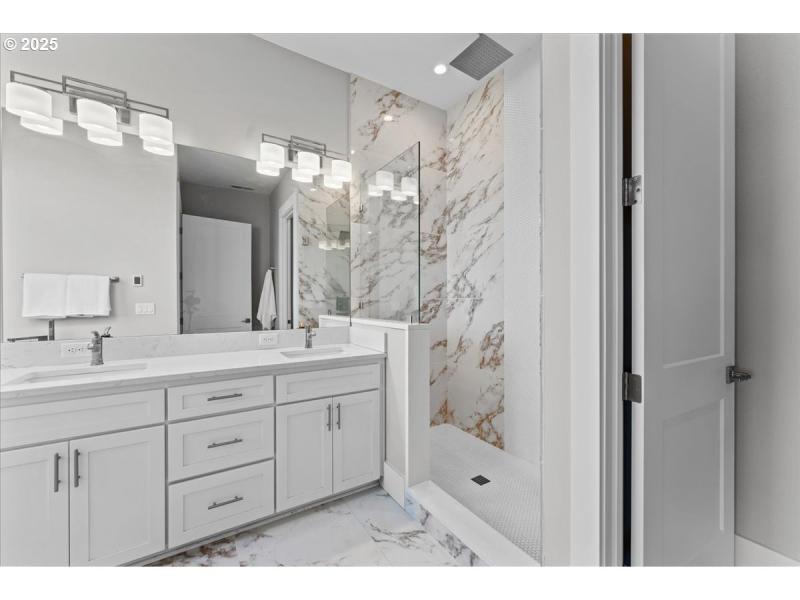 Owner's Suite Bathroom