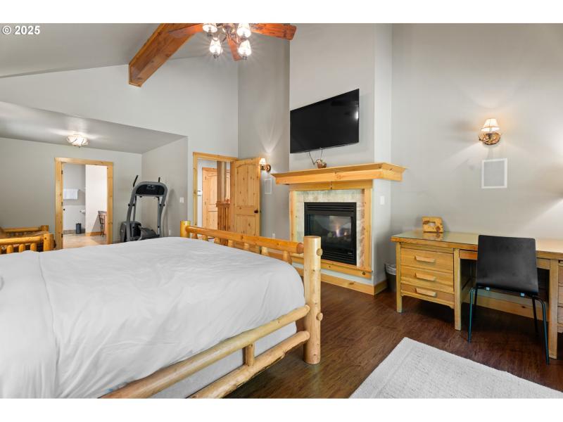 Owner's Suite Bedroom