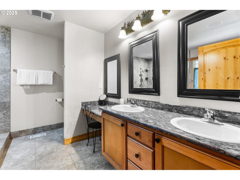 Owner's Suite Bathroom