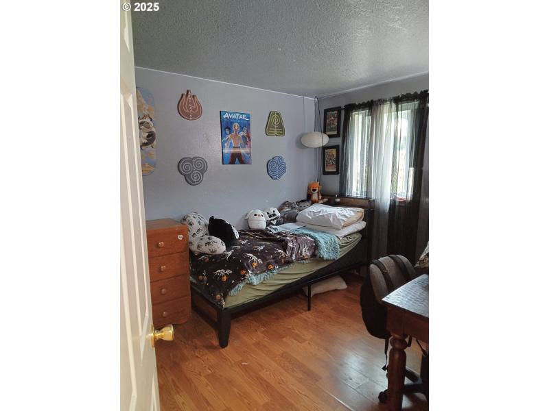 Bedroom, Primary