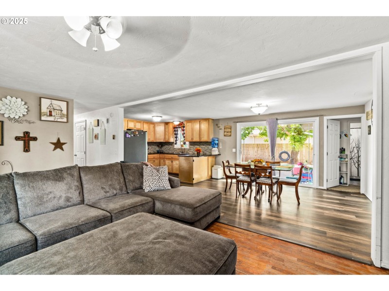 Living Room/Dining Room