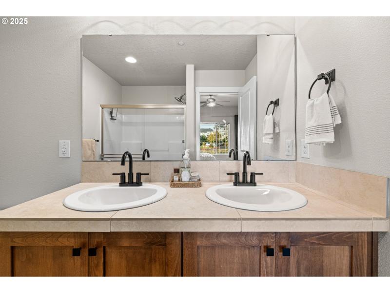 Owner's Suite Bathroom