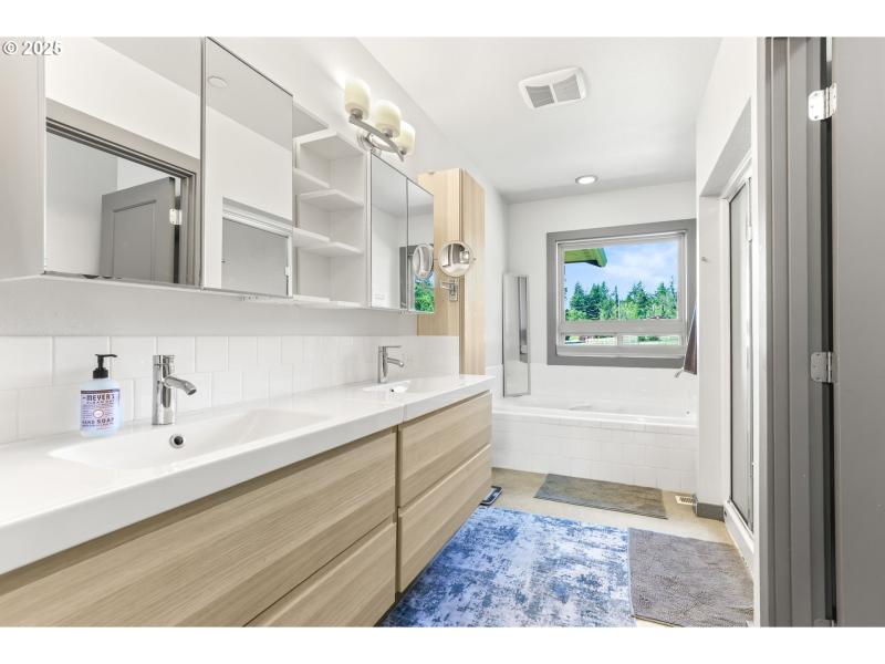 Owner's Suite Bathroom