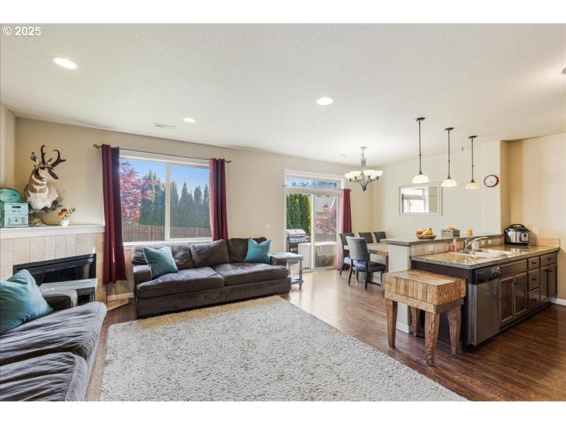 Living Room/Dining Room