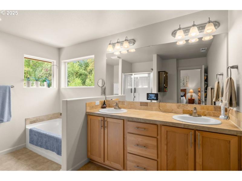 Bedroom, Owner's Suite