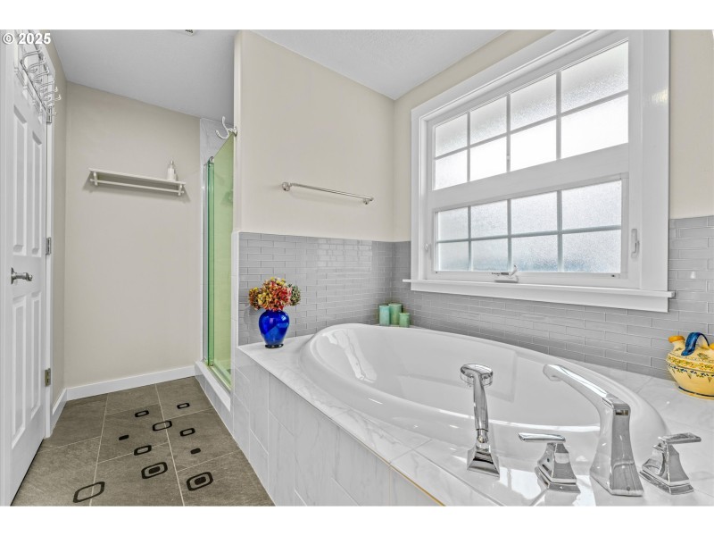 Owner's Suite Bathroom