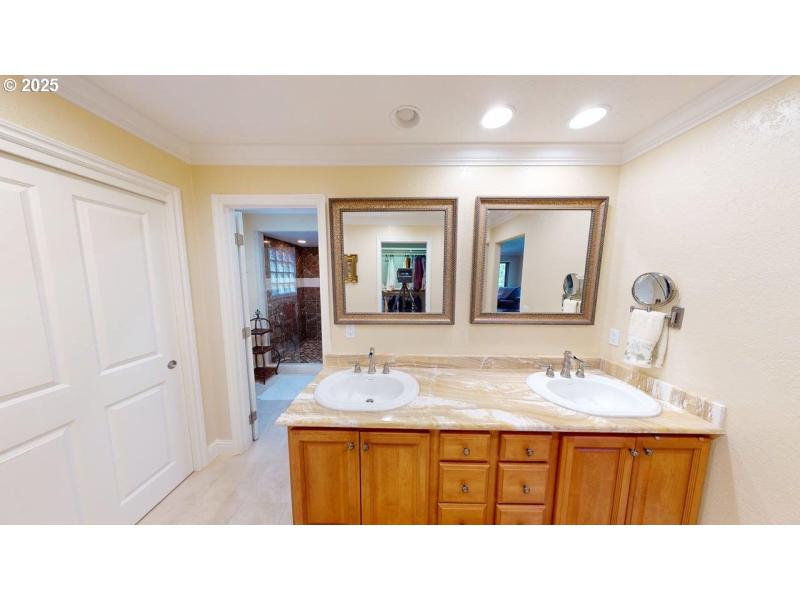 Owner's Suite Bathroom
