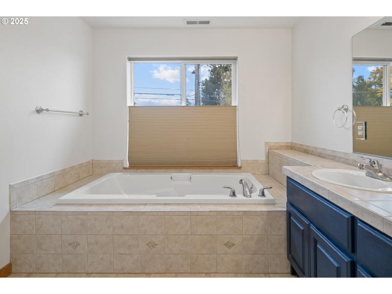 Owner's Suite Bathroom