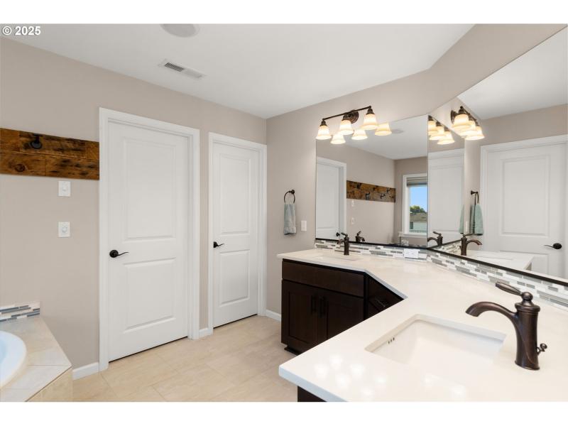 Owner's Suite Bathroom