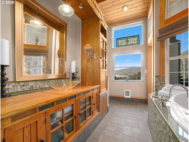 Owner's Suite Bathroom #2