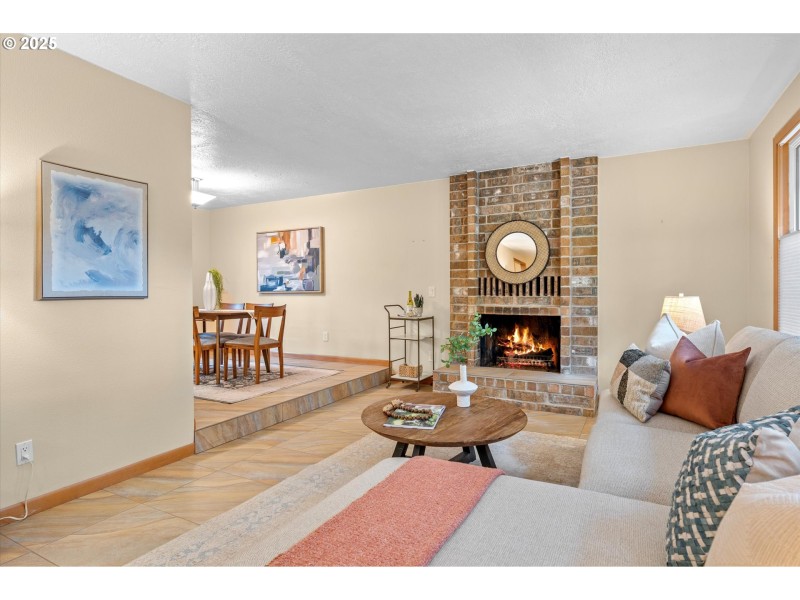 Living Room/Dining Room