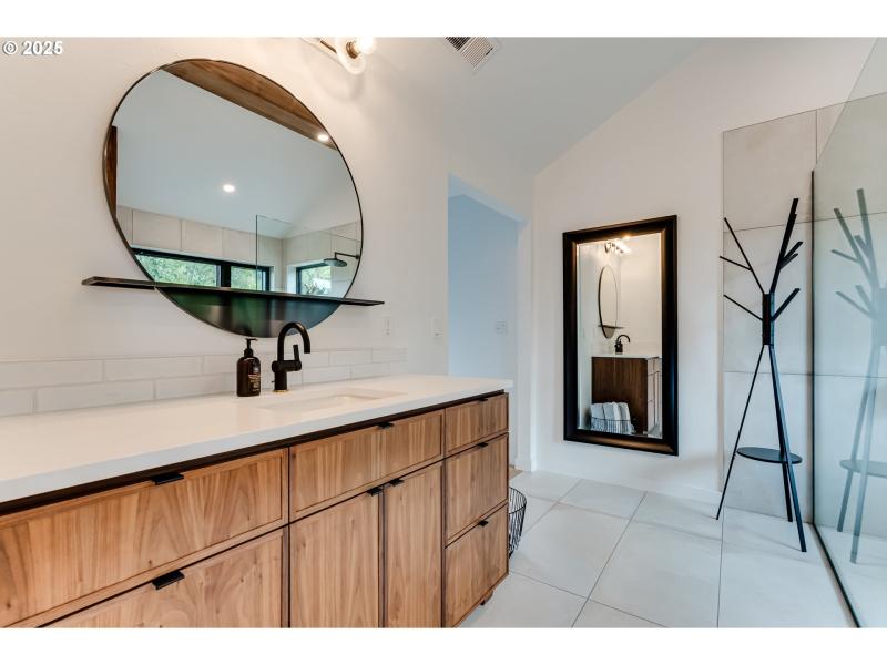 Owner's Suite Bathroom