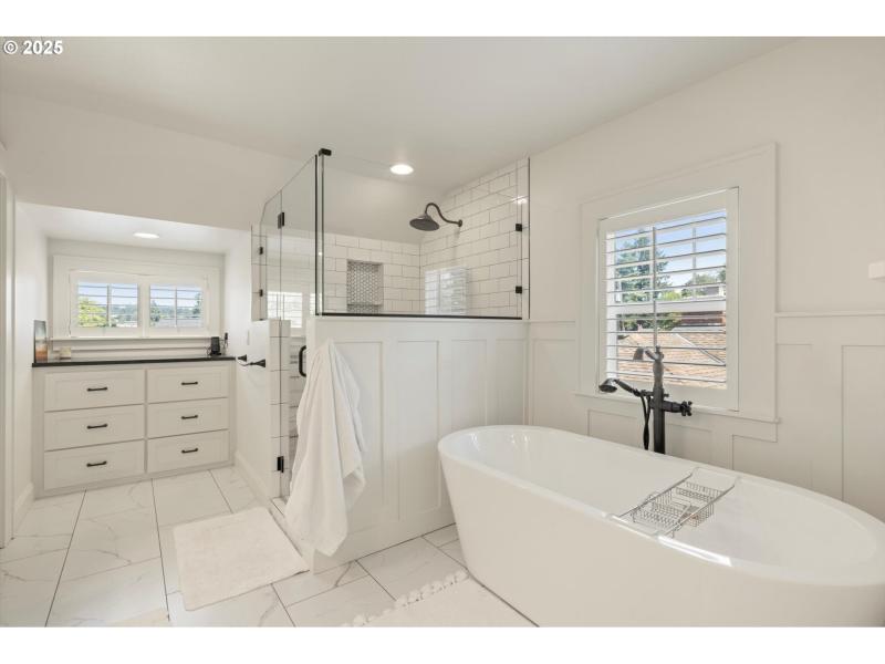 Owner's Suite Bathroom