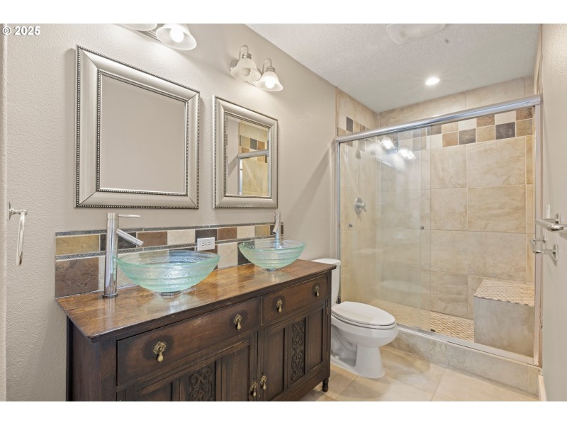 Owner's Suite Bathroom