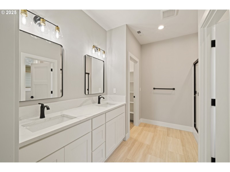 Owner's Suite Bathroom