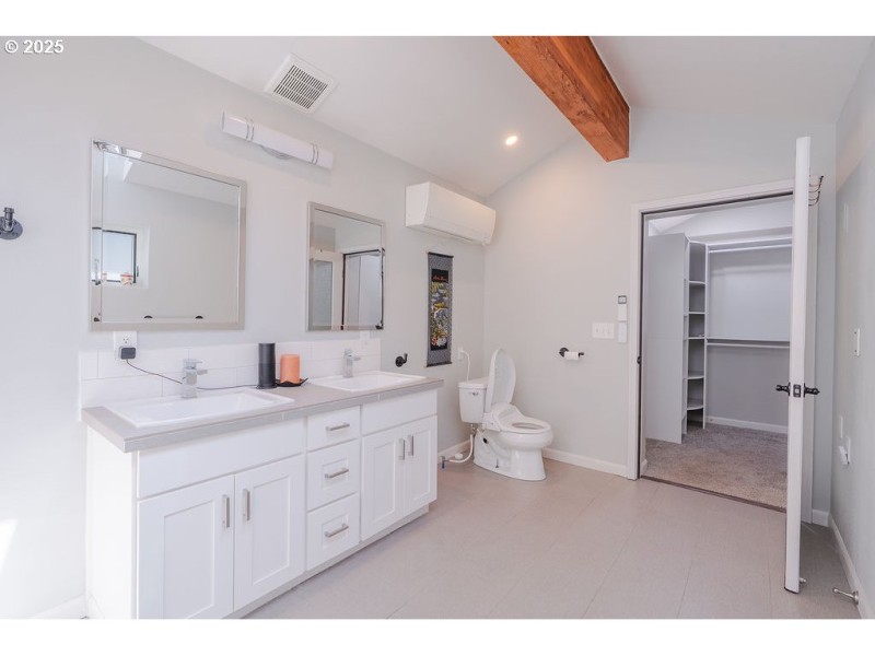 Owner's Suite Bathroom