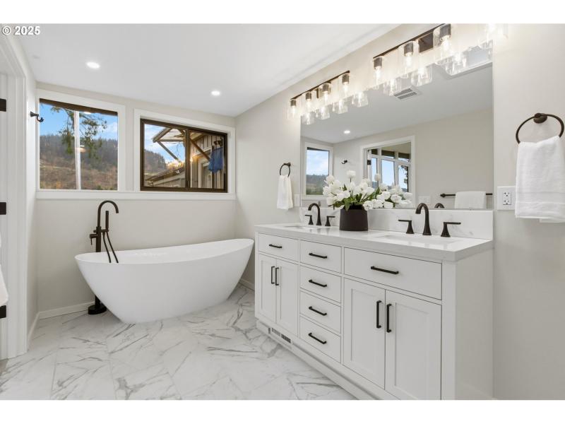 Owner's Suite Bathroom