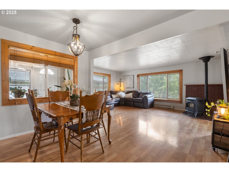 Living Room/Dining Room