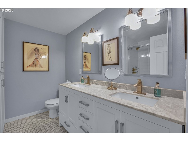 Owner's Suite Bathroom