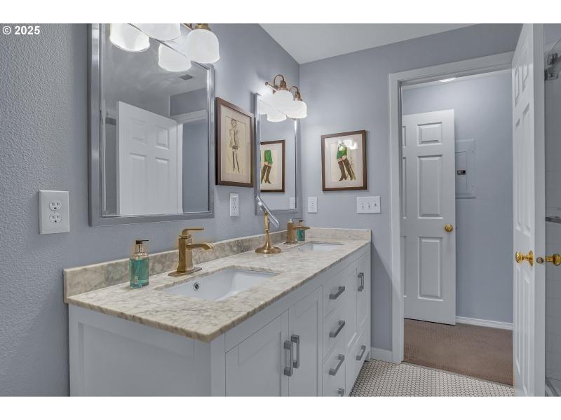 Owner's Suite Bathroom