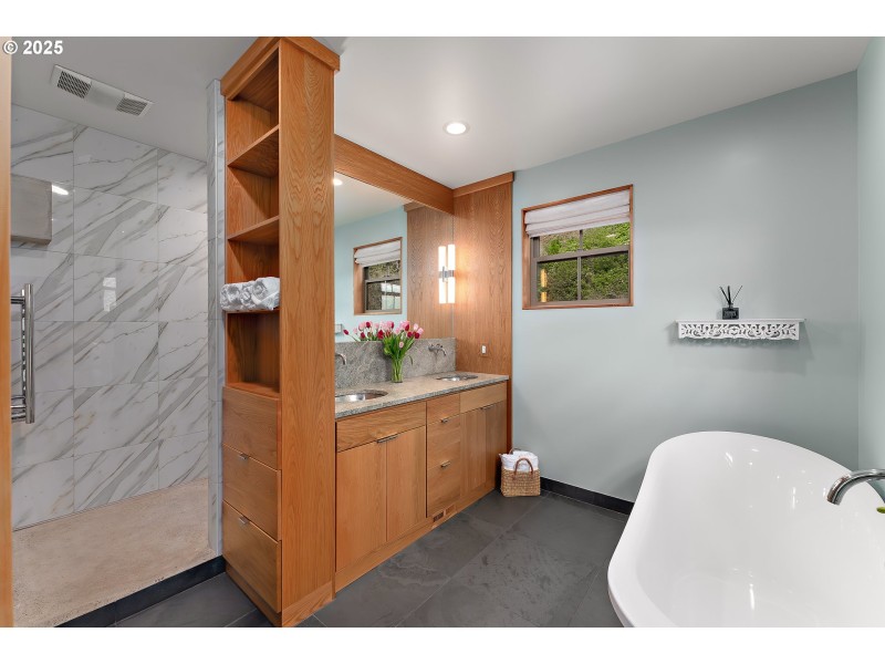 Owner's Suite Bathroom